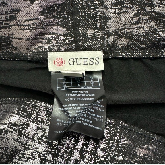 🖤 GUESS Metallic Abstract Leggings – Sleek & Chic - Picture 3 of 3